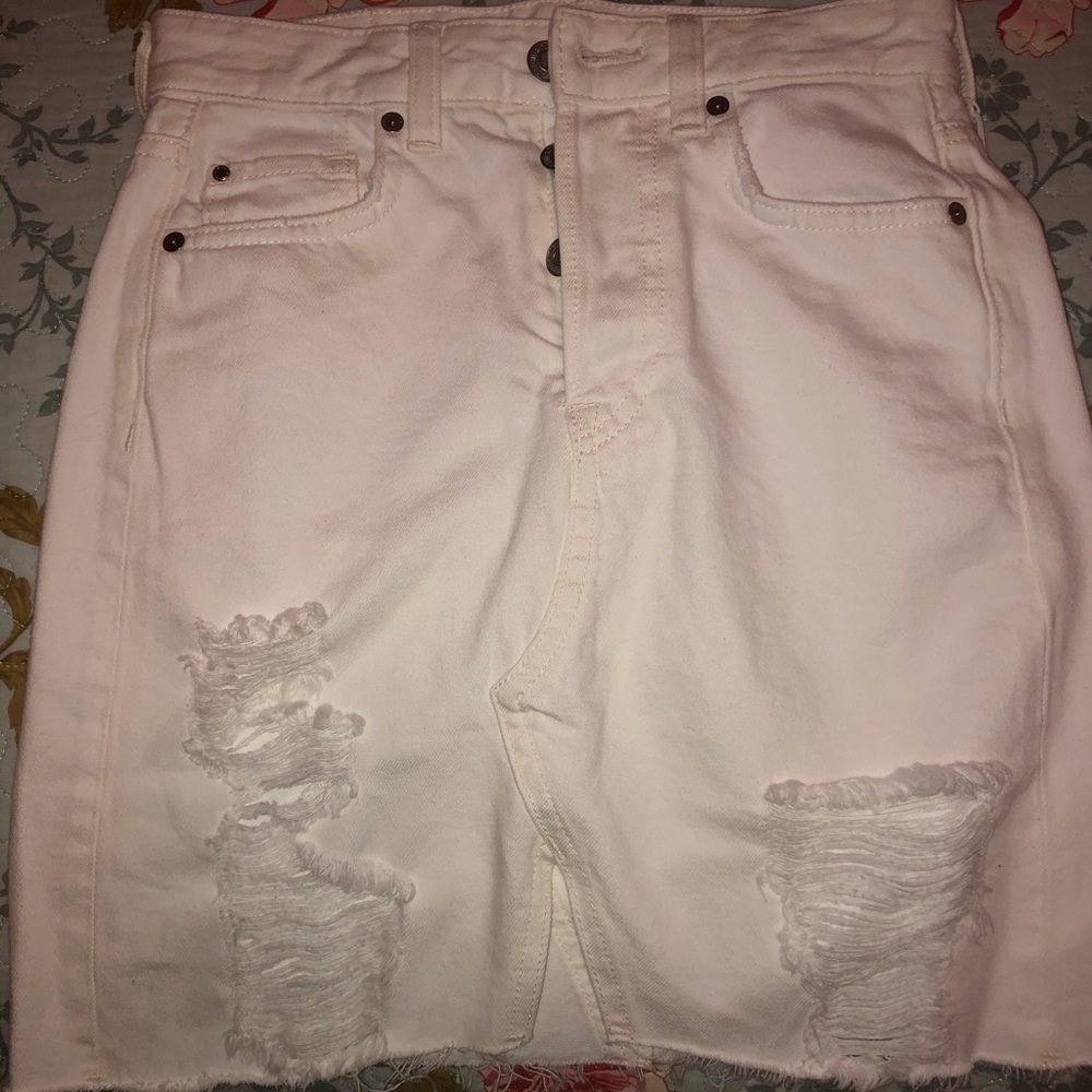 I’m selling this skirt because it was way too big